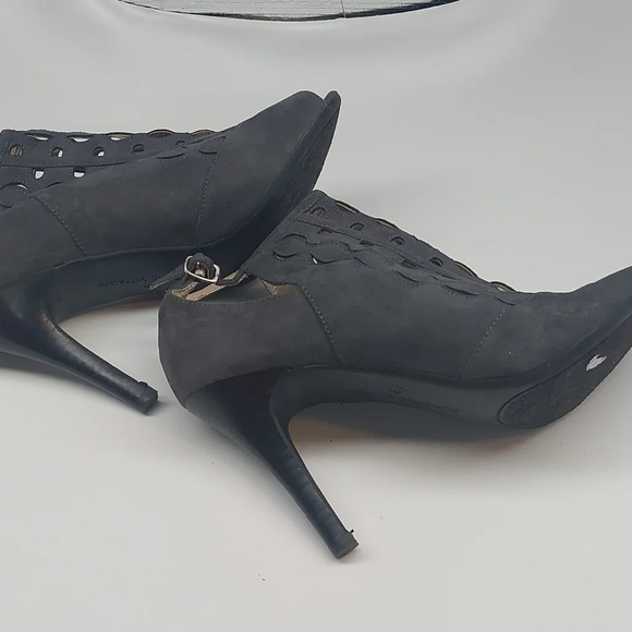 Adrienne Vittadini gray suede laser cut out open toe case stilleto heels… - Picture 5 of 5
